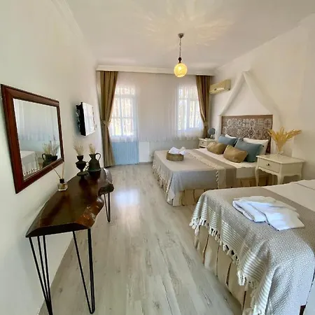 Alasonya Alacati By La Mira Hotel 3*